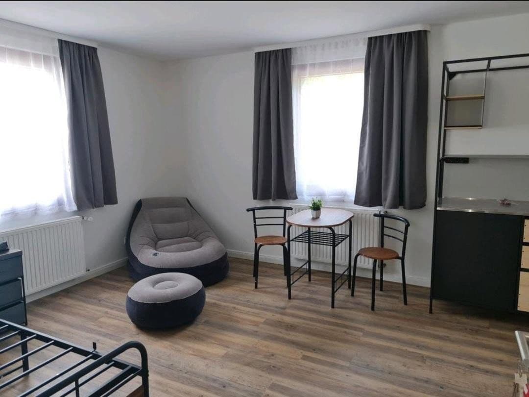 Prenájom bytu 1-izbový 35 m², Pfullingen, Bádensko-Wurttembersko Prenájom bytu 1-izbový 35 m², Pfullingen, Bádensko-Wurttembersko
