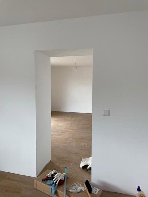 Prenájom bytu 4-izbový 100 m², Rodenbach, Porýnie-Falcko Prenájom bytu 4-izbový 100 m², Rodenbach, Porýnie-Falcko