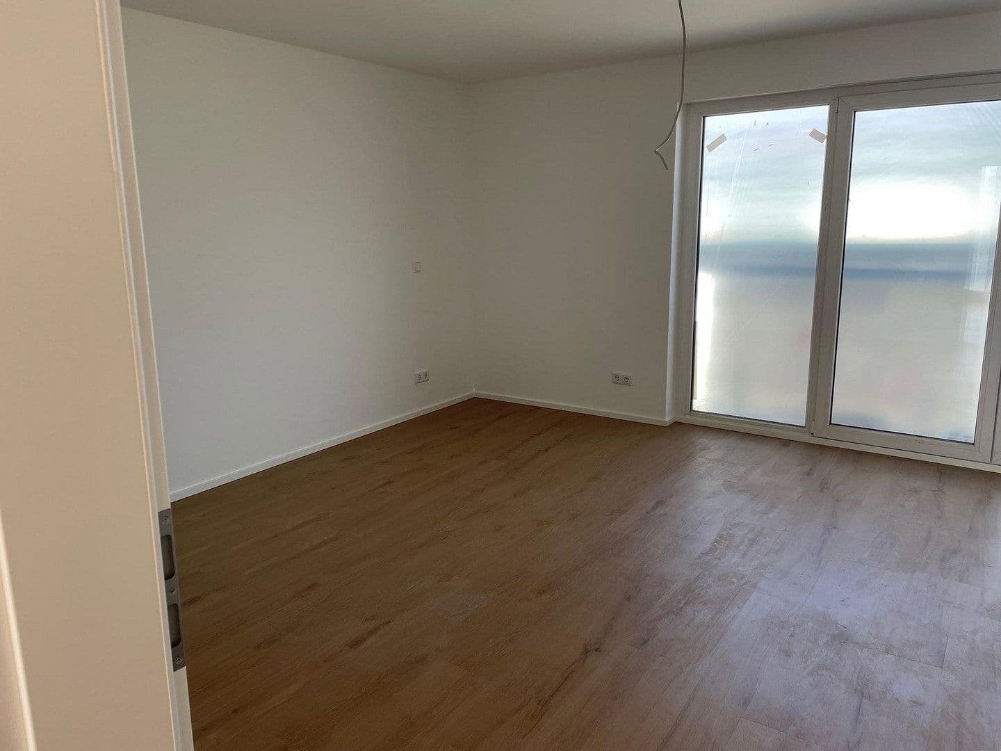 Prenájom bytu 4-izbový 100 m², Rodenbach, Porýnie-Falcko Prenájom bytu 4-izbový 100 m², Rodenbach, Porýnie-Falcko