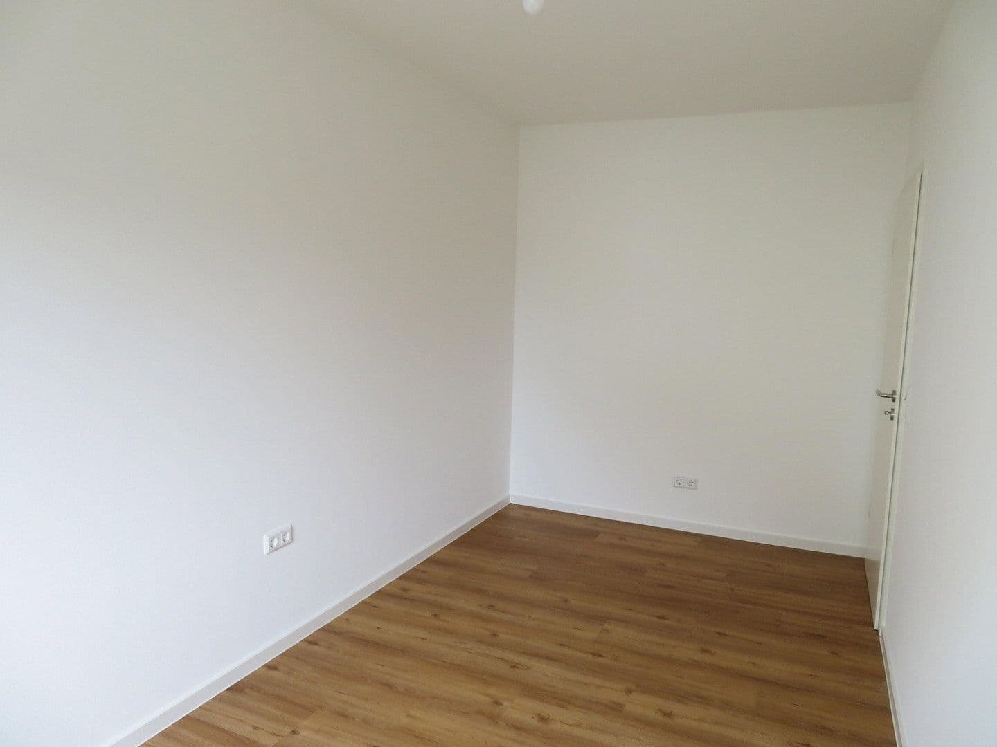 Prenájom bytu 4-izbový 104 m², Hetzerath, Porýnie-Falcko Prenájom bytu 4-izbový 104 m², Hetzerath, Porýnie-Falcko