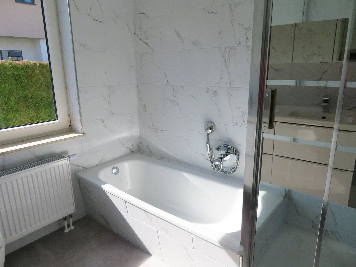 Prenájom bytu 4-izbový 104 m², Hetzerath, Porýnie-Falcko Prenájom bytu 4-izbový 104 m², Hetzerath, Porýnie-Falcko