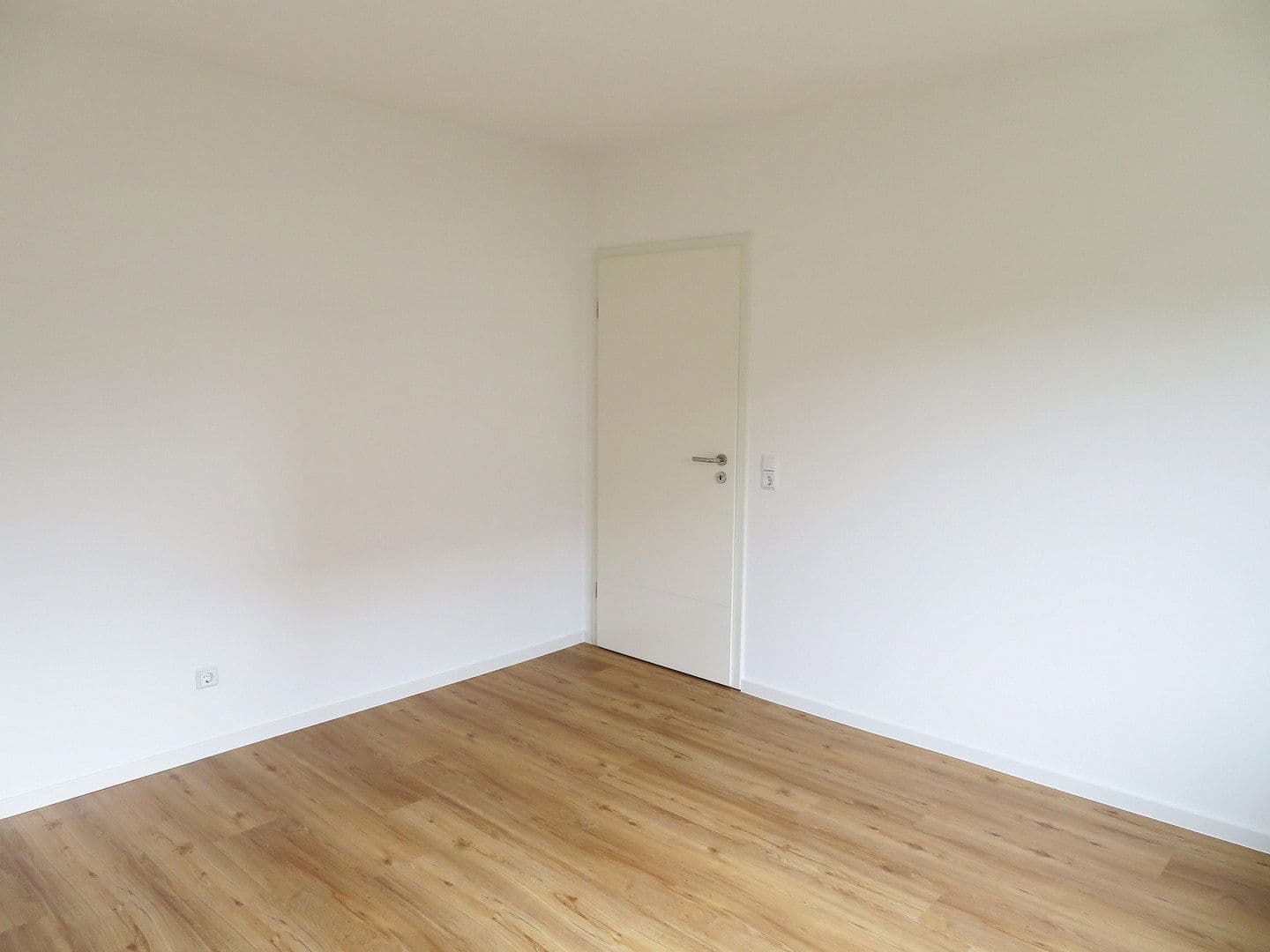 Prenájom bytu 4-izbový 104 m², Hetzerath, Porýnie-Falcko Prenájom bytu 4-izbový 104 m², Hetzerath, Porýnie-Falcko