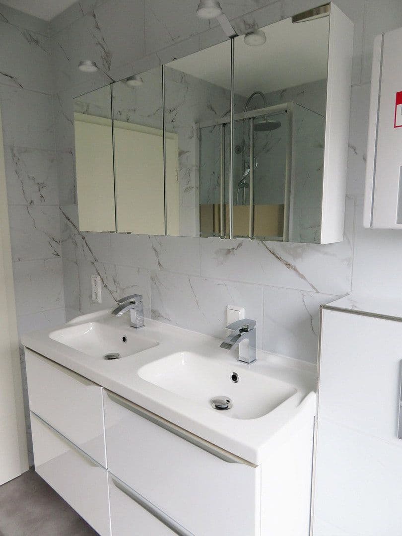 Prenájom bytu 4-izbový 104 m², Hetzerath, Porýnie-Falcko Prenájom bytu 4-izbový 104 m², Hetzerath, Porýnie-Falcko