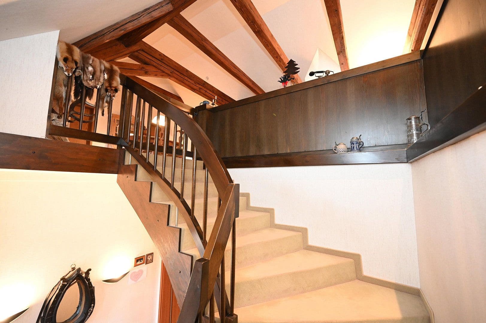 Prenájom bytu 5-izbový 165 m², Schlosshof 3, Pyrbaum, Bavorsko Prenájom bytu 5-izbový 165 m², Schlosshof 3, Pyrbaum, Bavorsko