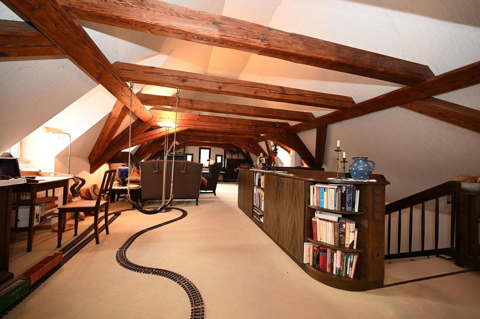 Prenájom bytu 5-izbový 165 m², Schlosshof 3, Pyrbaum, Bavorsko Prenájom bytu 5-izbový 165 m², Schlosshof 3, Pyrbaum, Bavorsko