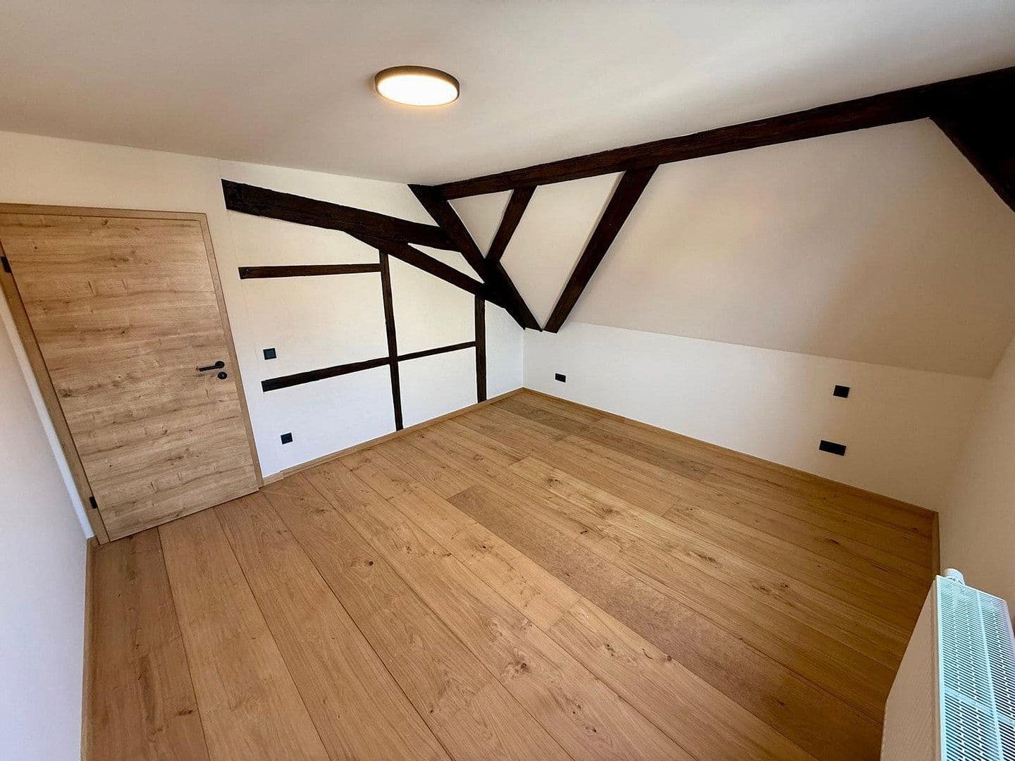 Prenájom bytu 5-izbový 165 m², Schlosshof 3, Pyrbaum, Bavorsko Prenájom bytu 5-izbový 165 m², Schlosshof 3, Pyrbaum, Bavorsko