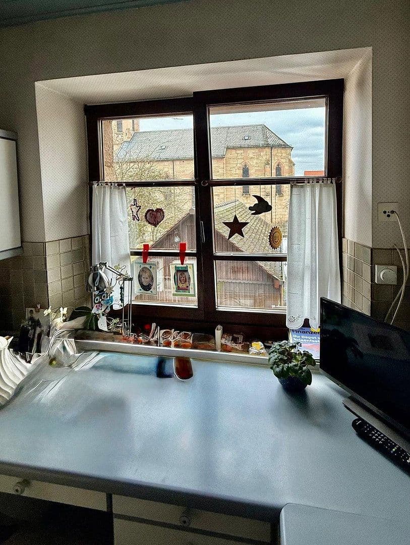 Prenájom bytu 5-izbový 165 m², Schlosshof 3, Pyrbaum, Bavorsko Prenájom bytu 5-izbový 165 m², Schlosshof 3, Pyrbaum, Bavorsko