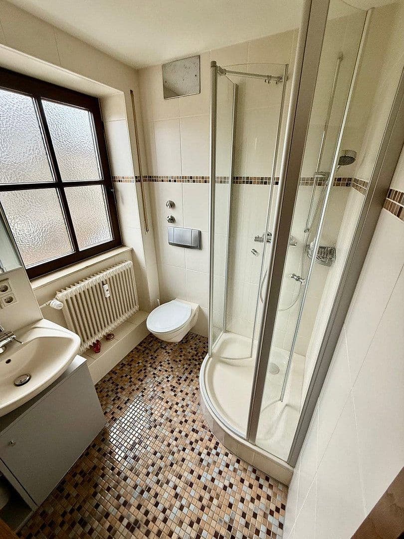 Prenájom bytu 5-izbový 165 m², Schlosshof 3, Pyrbaum, Bavorsko Prenájom bytu 5-izbový 165 m², Schlosshof 3, Pyrbaum, Bavorsko