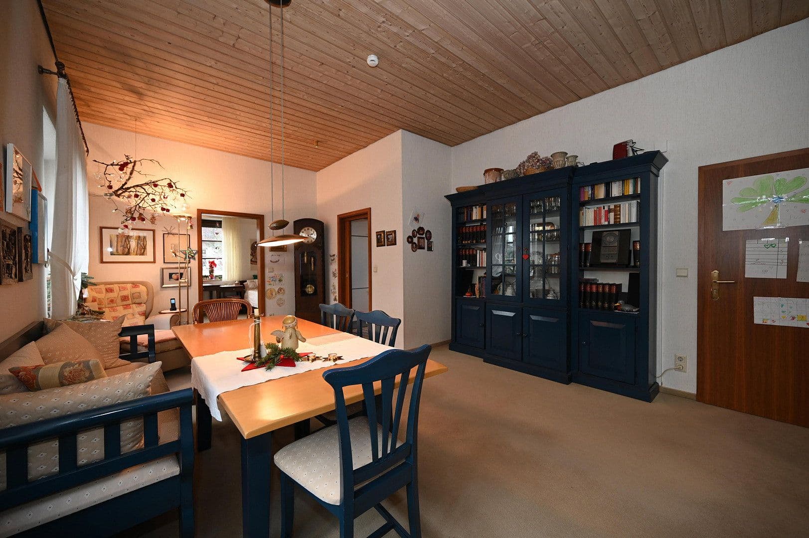 Prenájom bytu 5-izbový 165 m², Schlosshof 3, Pyrbaum, Bavorsko Prenájom bytu 5-izbový 165 m², Schlosshof 3, Pyrbaum, Bavorsko