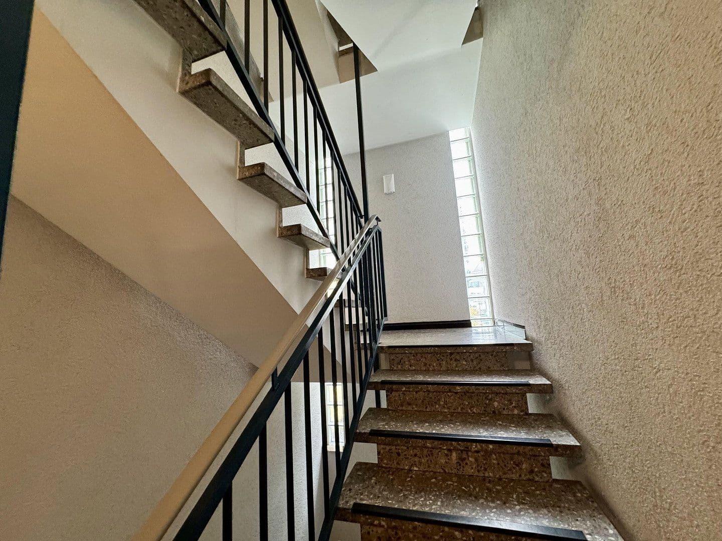 Predaj bytu 3-izbový 79 m², Köln, Severné Porýnie - Westfálsko Predaj bytu 3-izbový 79 m², Köln, Severné Porýnie - Westfálsko