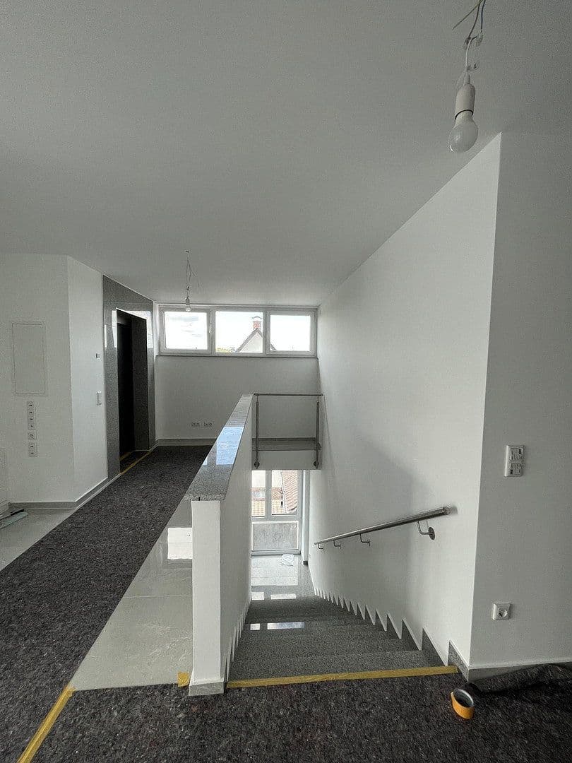 Prenájom bytu 4-izbový 163 m², Melle, Dolné Sasko Prenájom bytu 4-izbový 163 m², Melle, Dolné Sasko