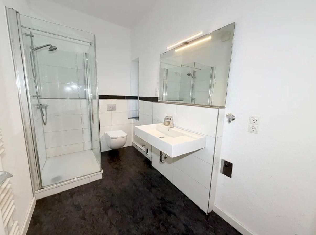 Prenájom bytu 4-izbový 93 m², Am Langen Deich 1, Bremen, Brémy Prenájom bytu 4-izbový 93 m², Am Langen Deich 1, Bremen, Brémy