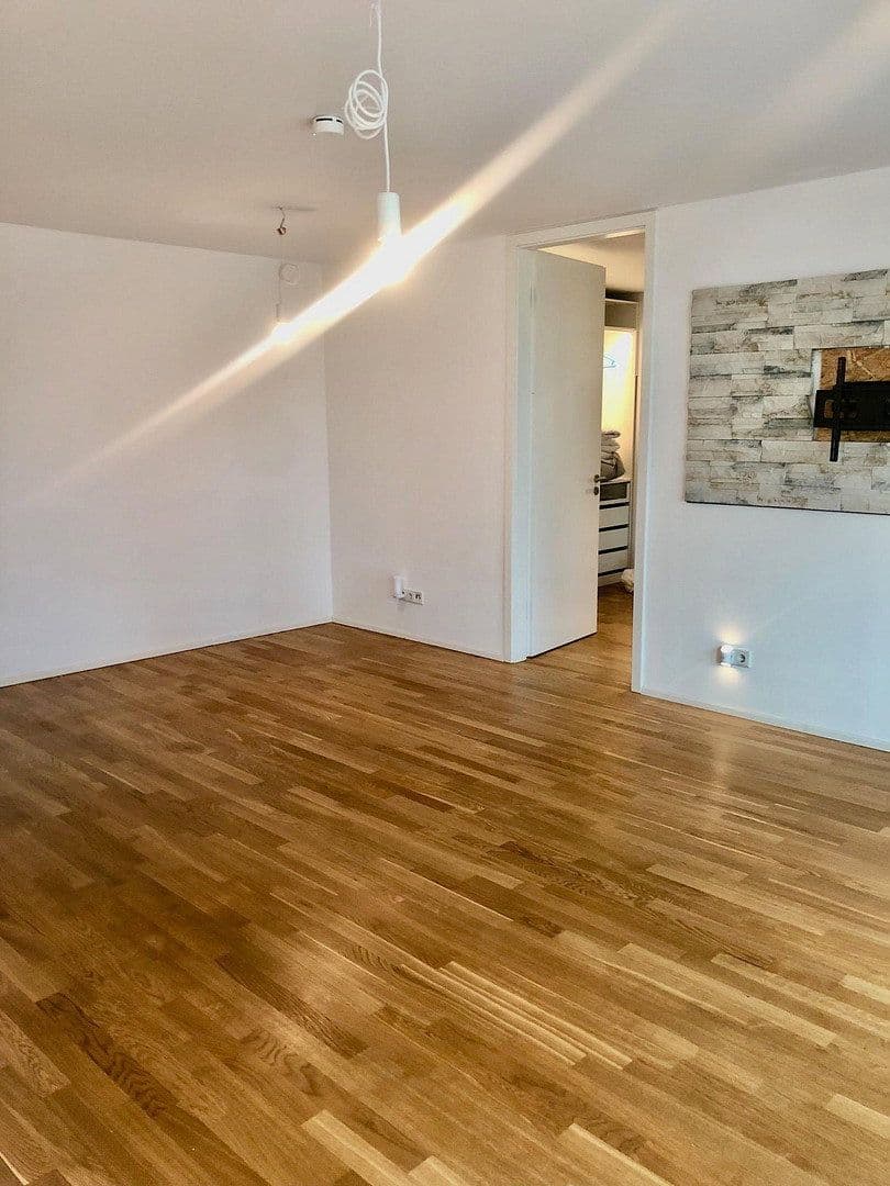 Prenájom bytu 3-izbový 80 m², Frankfurt am Main Riedberg, Hesensko Prenájom bytu 3-izbový 80 m², Frankfurt am Main Riedberg, Hesensko
