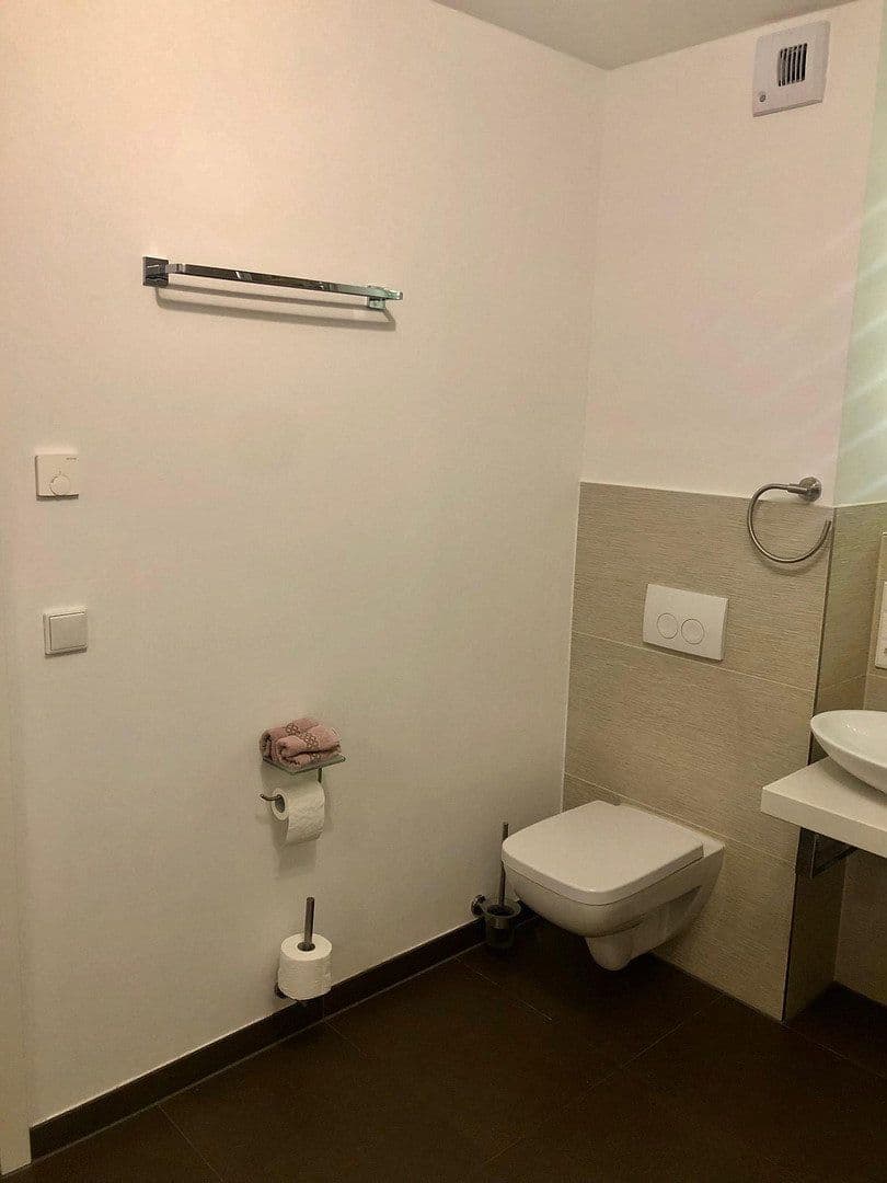 Prenájom bytu 3-izbový 80 m², Frankfurt am Main Riedberg, Hesensko Prenájom bytu 3-izbový 80 m², Frankfurt am Main Riedberg, Hesensko