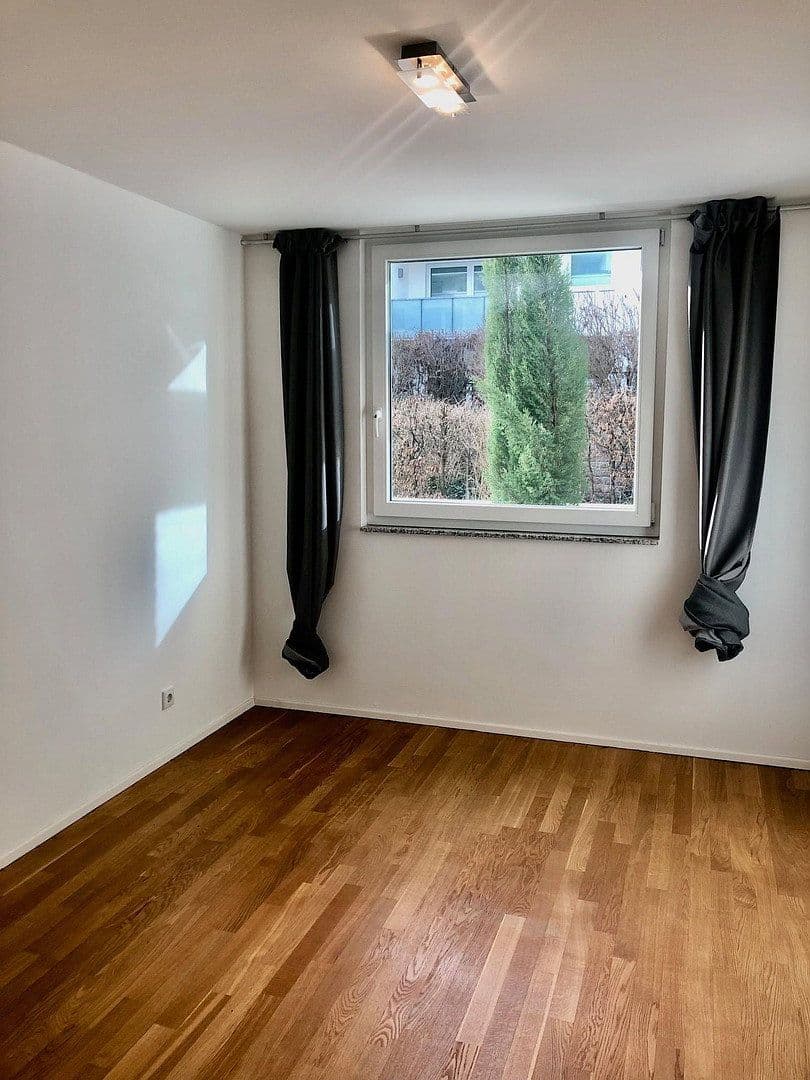 Prenájom bytu 3-izbový 80 m², Frankfurt am Main Riedberg, Hesensko Prenájom bytu 3-izbový 80 m², Frankfurt am Main Riedberg, Hesensko