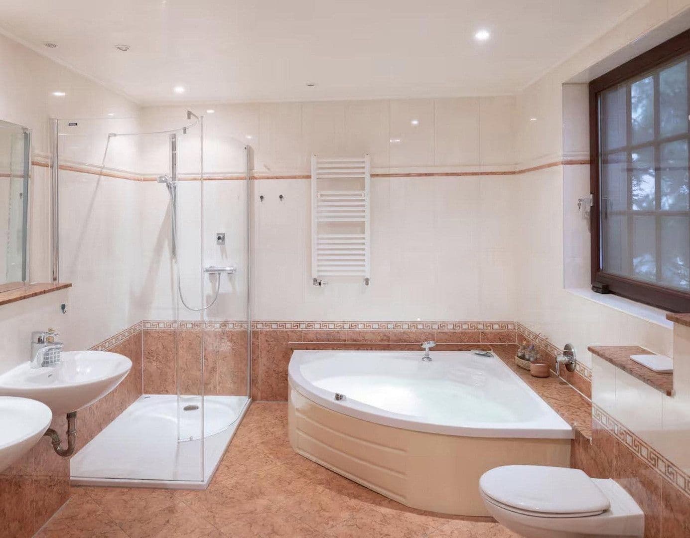 Predaj domu 250 m², pozemek 1.200 m², Worpswede, Dolné Sasko Predaj domu 250 m², pozemek 1.200 m², Worpswede, Dolné Sasko