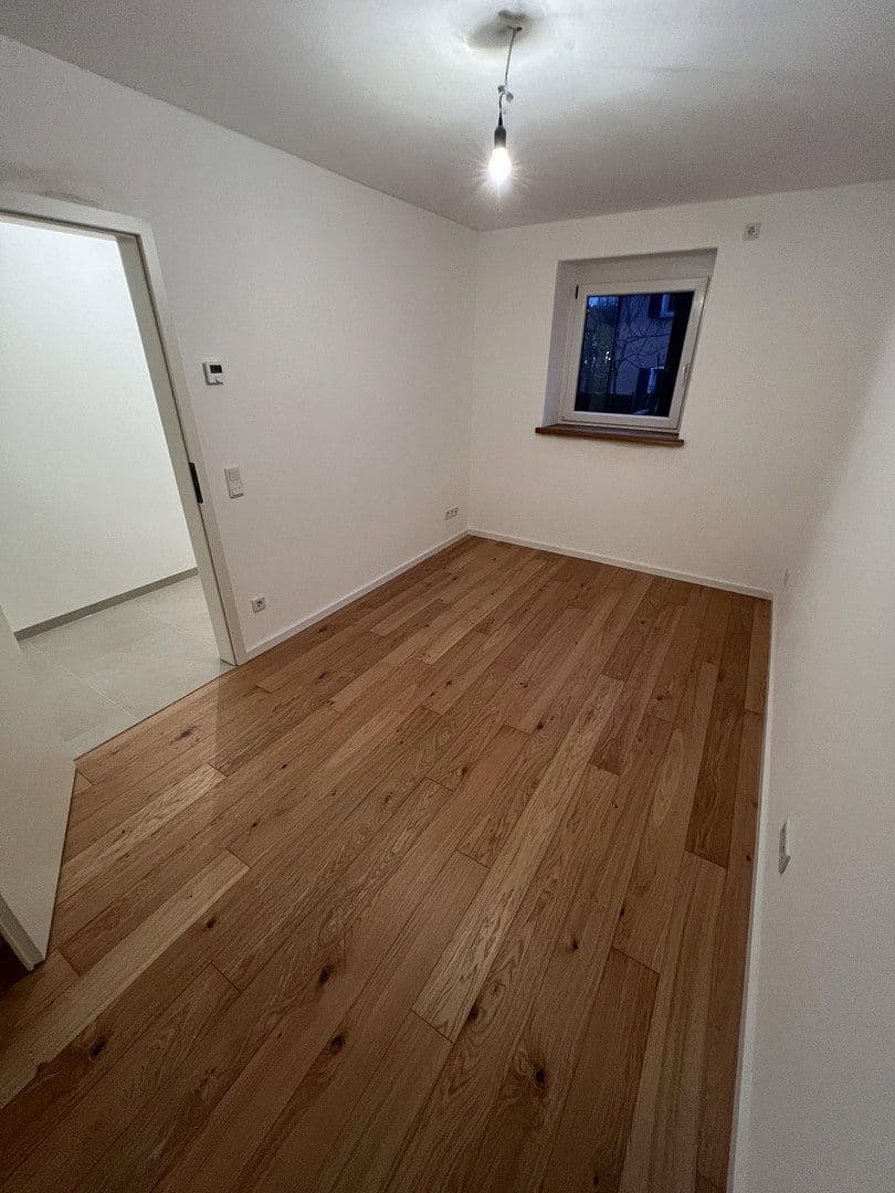 Prenájom bytu 4-izbový 92 m², Ammerndorf, Bavorsko Prenájom bytu 4-izbový 92 m², Ammerndorf, Bavorsko