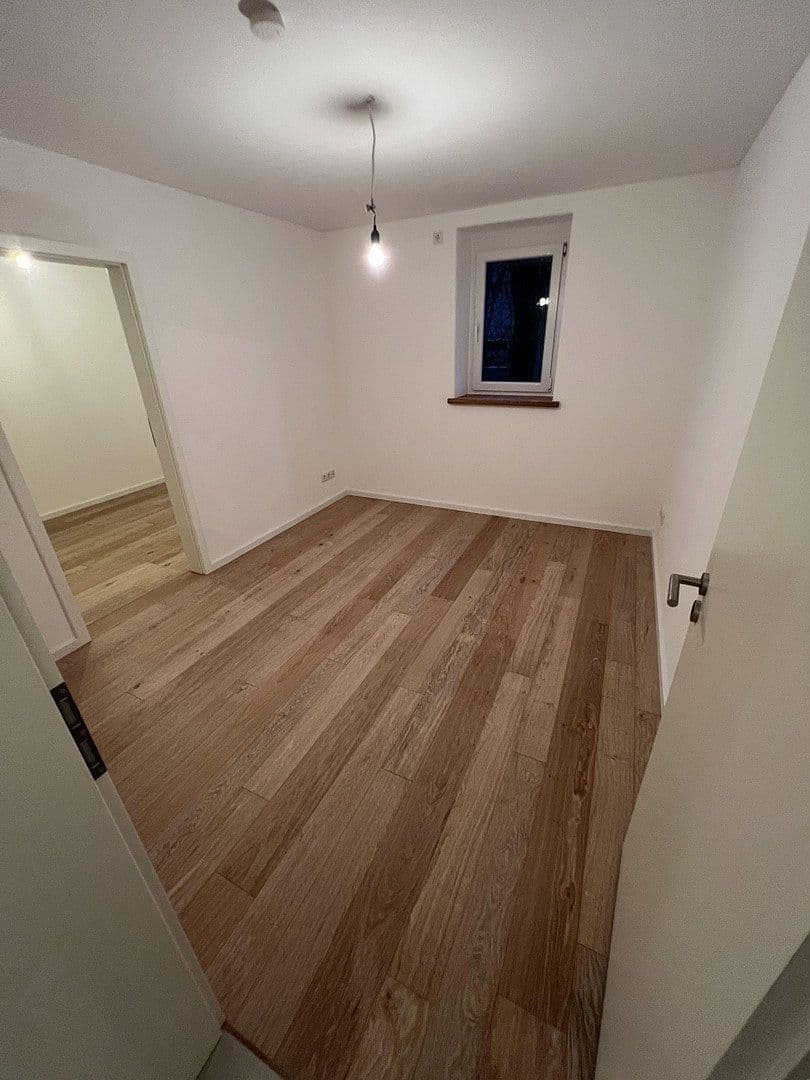Prenájom bytu 4-izbový 92 m², Ammerndorf, Bavorsko Prenájom bytu 4-izbový 92 m², Ammerndorf, Bavorsko