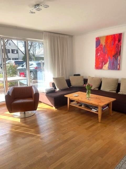 Prenájom domu 172 m², pozemek 325 m², München, Bavorsko Prenájom domu 172 m², pozemek 325 m², München, Bavorsko