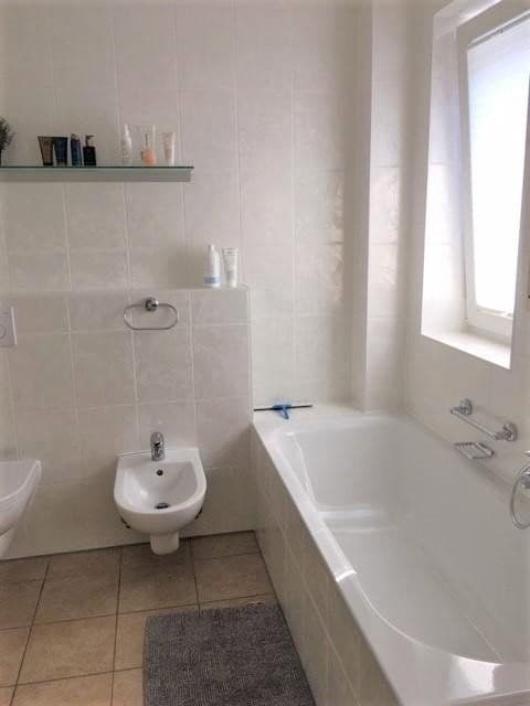 Prenájom domu 172 m², pozemek 325 m², München, Bavorsko Prenájom domu 172 m², pozemek 325 m², München, Bavorsko