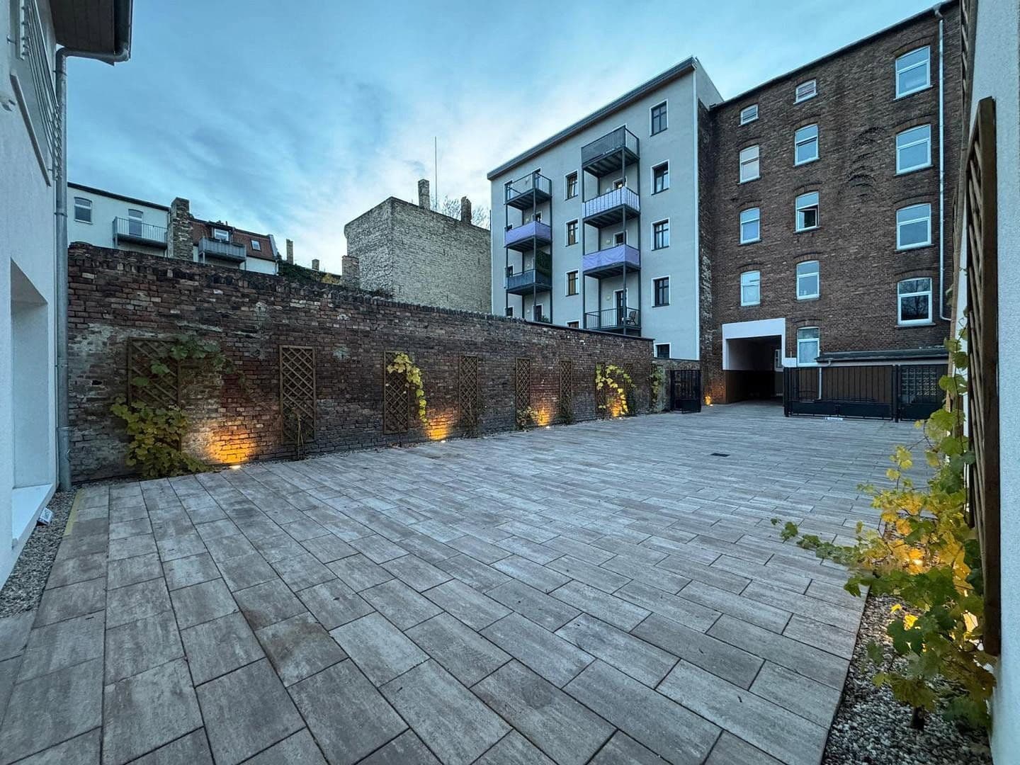 Predaj domu 1.560 m², pozemek 1.070 m², Landsberger Straße 65, Halle, Sasko-Anhaltsko Predaj domu 1.560 m², pozemek 1.070 m², Landsberger Straße 65, Halle, Sasko-Anhaltsko