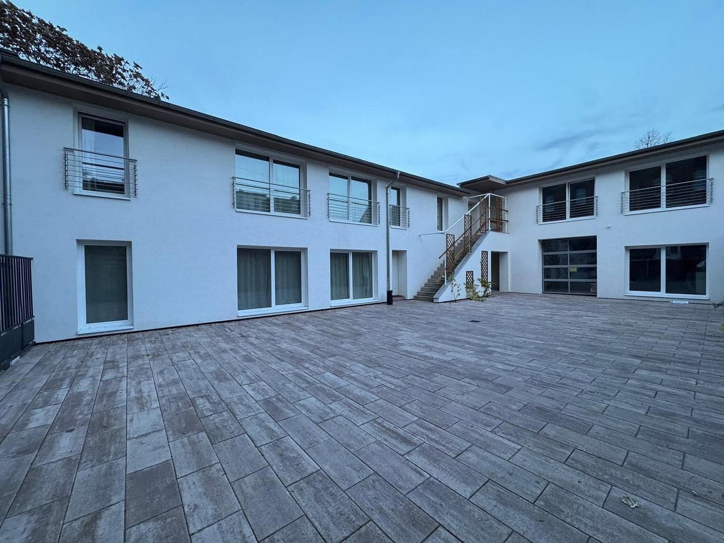 Predaj domu 1.560 m², pozemek 1.070 m², Landsberger Straße 65, Halle, Sasko-Anhaltsko Predaj domu 1.560 m², pozemek 1.070 m², Landsberger Straße 65, Halle, Sasko-Anhaltsko