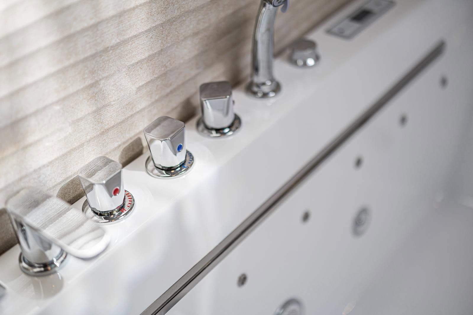 Predaj domu 1.560 m², pozemek 1.070 m², Landsberger Straße 65, Halle, Sasko-Anhaltsko Predaj domu 1.560 m², pozemek 1.070 m², Landsberger Straße 65, Halle, Sasko-Anhaltsko