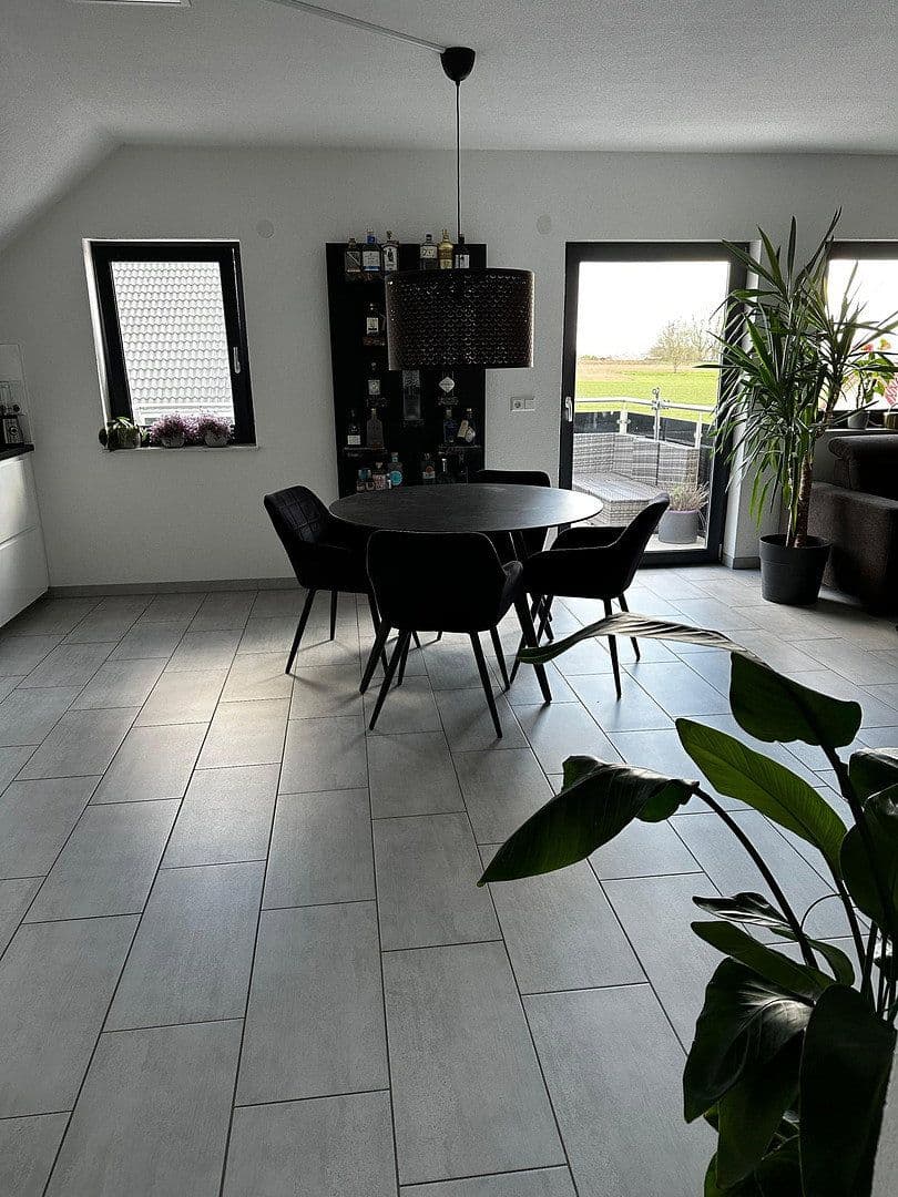 Prenájom bytu 3-izbový 90 m², Kirchberg an der Murr, Bádensko-Wurttembersko Prenájom bytu 3-izbový 90 m², Kirchberg an der Murr, Bádensko-Wurttembersko