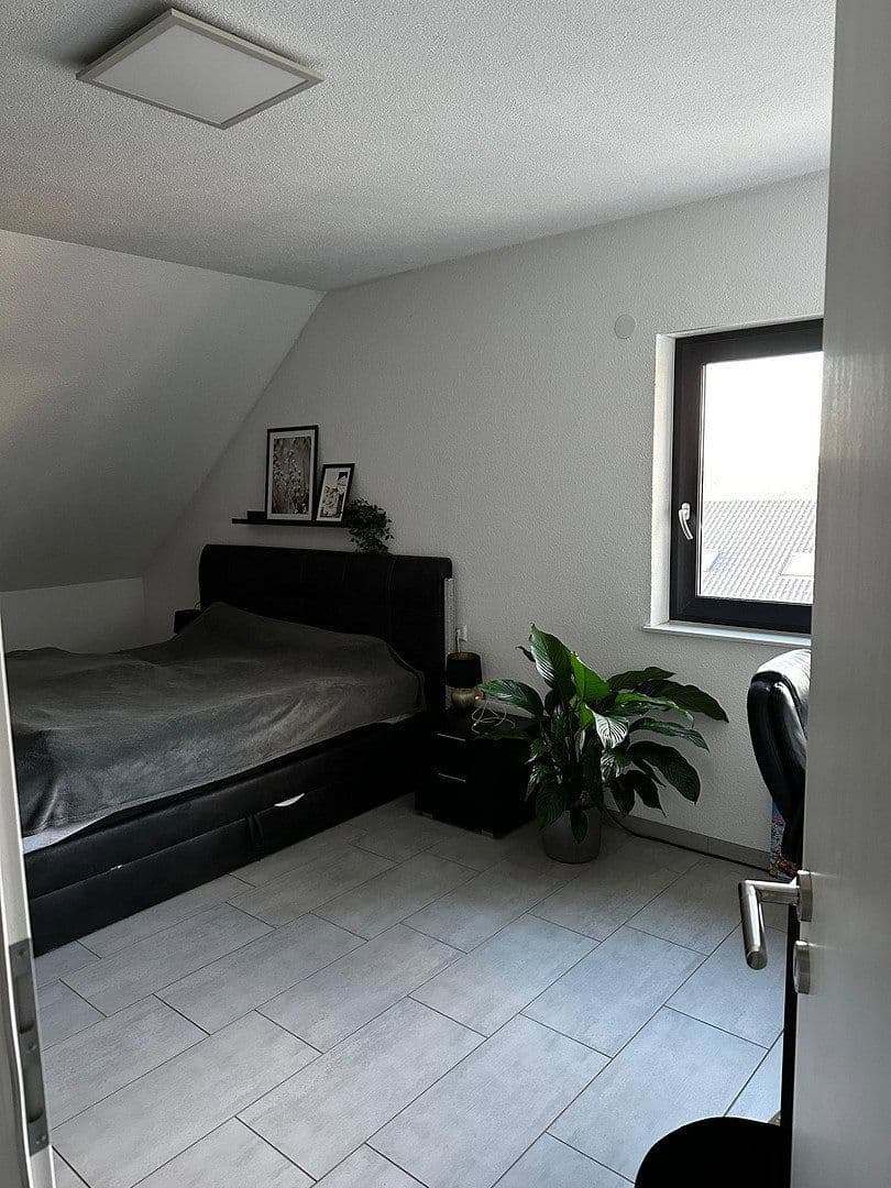 Prenájom bytu 3-izbový 90 m², Kirchberg an der Murr, Bádensko-Wurttembersko Prenájom bytu 3-izbový 90 m², Kirchberg an der Murr, Bádensko-Wurttembersko