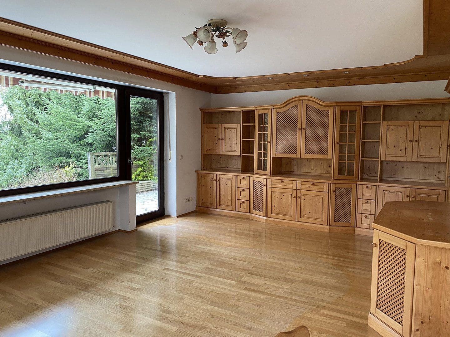 Predaj domu 216 m², pozemek 919 m², Pettendorf, Bavorsko Predaj domu 216 m², pozemek 919 m², Pettendorf, Bavorsko