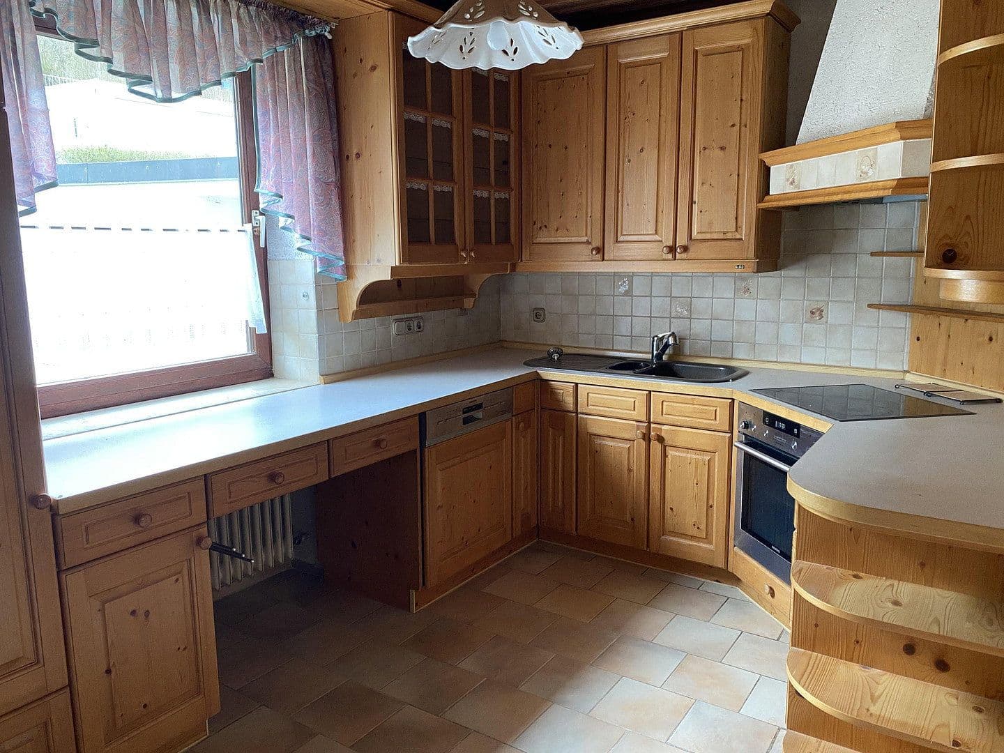 Predaj domu 216 m², pozemek 919 m², Pettendorf, Bavorsko Predaj domu 216 m², pozemek 919 m², Pettendorf, Bavorsko