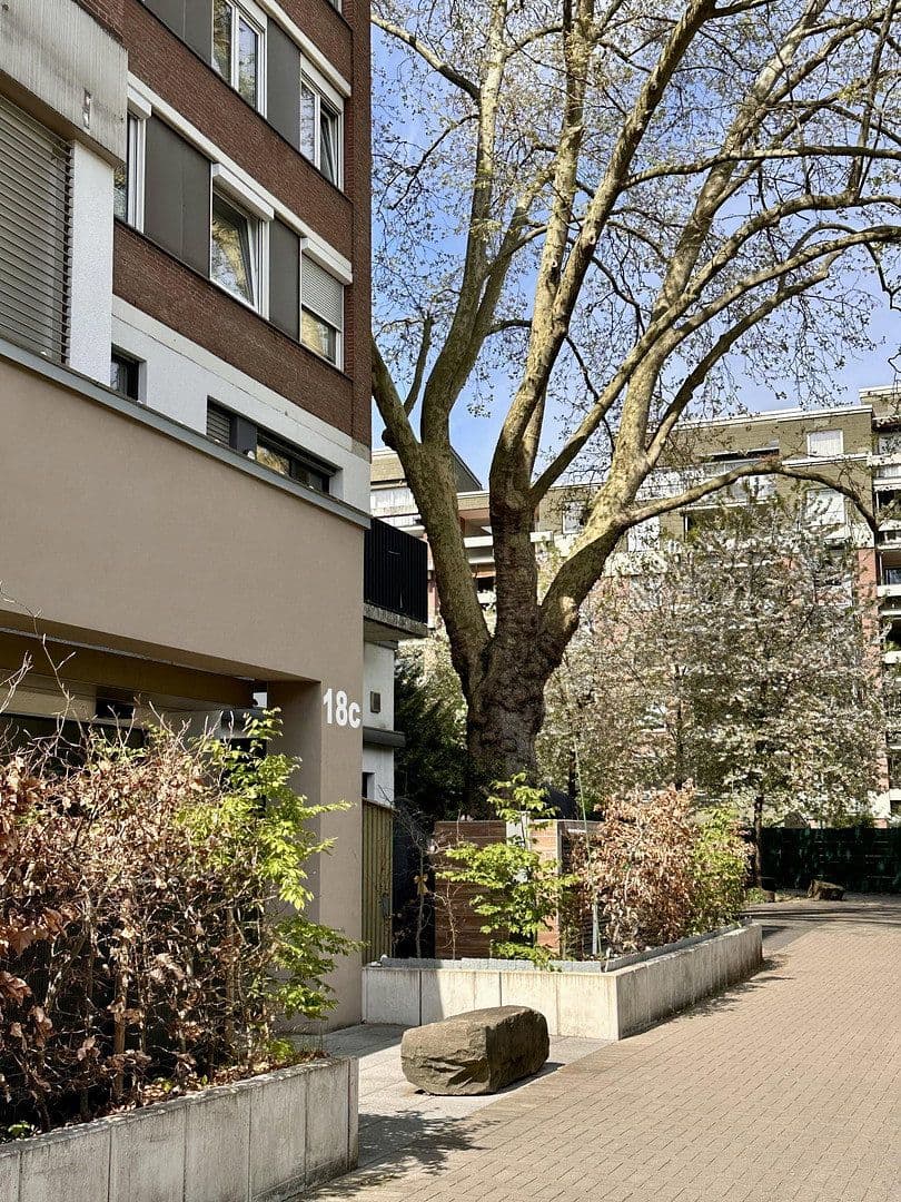 Prenájom bytu 4-izbový 105 m², Nesselrodestr. 18 b, Köln, Severné Porýnie - Westfálsko Prenájom bytu 4-izbový 105 m², Nesselrodestr. 18 b, Köln, Severné Porýnie - Westfálsko