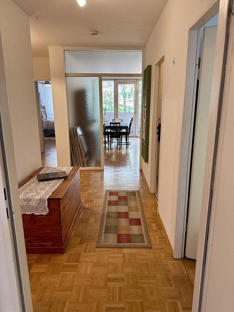 Prenájom bytu 4-izbový 105 m², Nesselrodestr. 18 b, Köln, Severné Porýnie - Westfálsko Prenájom bytu 4-izbový 105 m², Nesselrodestr. 18 b, Köln, Severné Porýnie - Westfálsko