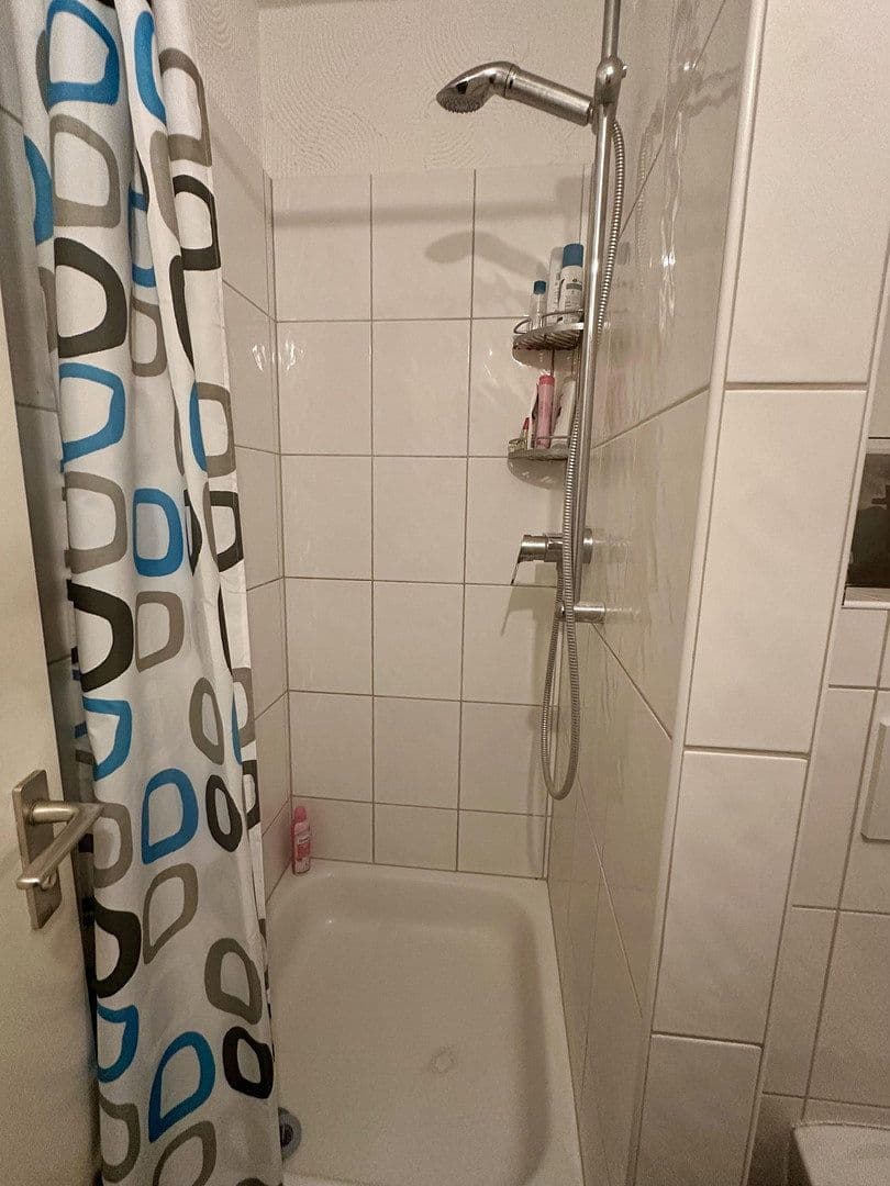 Prenájom bytu 4-izbový 105 m², Nesselrodestr. 18 b, Köln, Severné Porýnie - Westfálsko Prenájom bytu 4-izbový 105 m², Nesselrodestr. 18 b, Köln, Severné Porýnie - Westfálsko