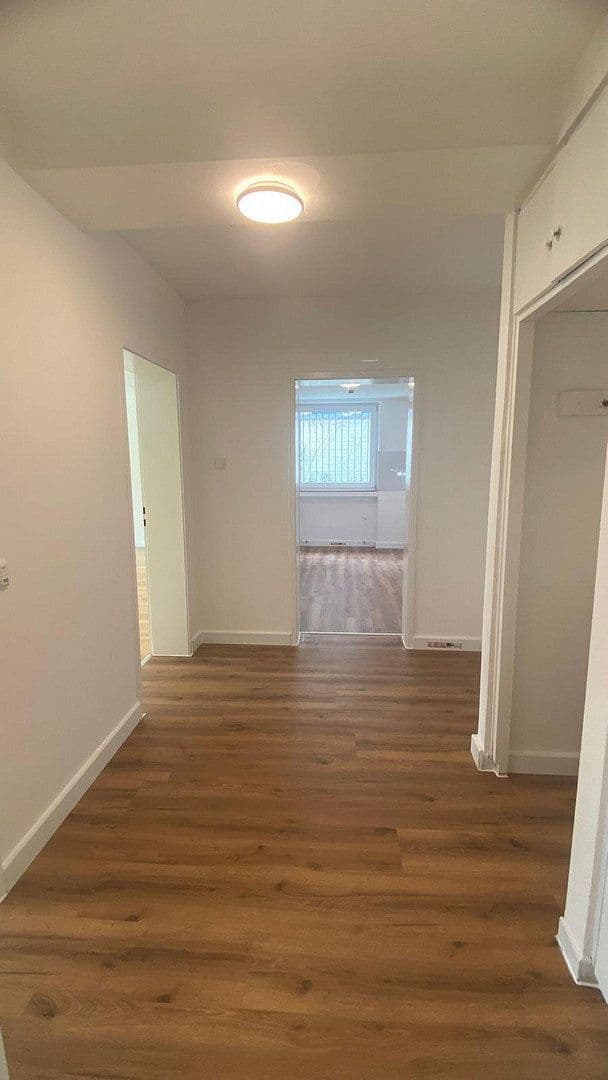 Prenájom bytu 2-izbový 78 m², Düsseldorf, Severné Porýnie - Westfálsko Prenájom bytu 2-izbový 78 m², Düsseldorf, Severné Porýnie - Westfálsko