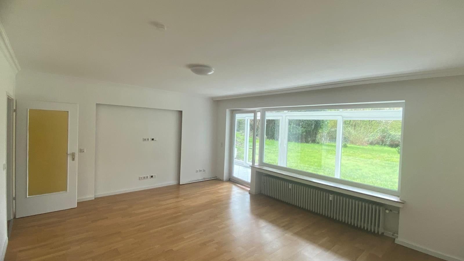 Prenájom bytu 2-izbový 78 m², Düsseldorf, Severné Porýnie - Westfálsko Prenájom bytu 2-izbový 78 m², Düsseldorf, Severné Porýnie - Westfálsko