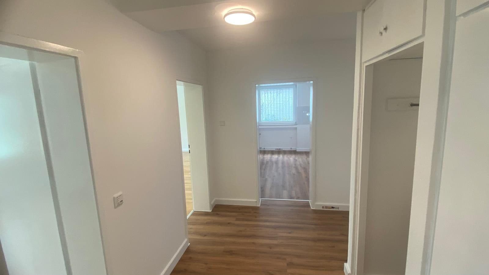 Prenájom bytu 2-izbový 78 m², Düsseldorf, Severné Porýnie - Westfálsko Prenájom bytu 2-izbový 78 m², Düsseldorf, Severné Porýnie - Westfálsko