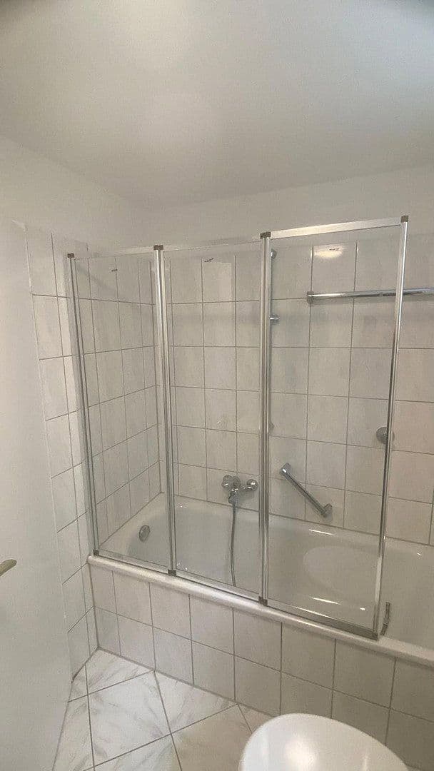 Prenájom bytu 2-izbový 78 m², Düsseldorf, Severné Porýnie - Westfálsko Prenájom bytu 2-izbový 78 m², Düsseldorf, Severné Porýnie - Westfálsko