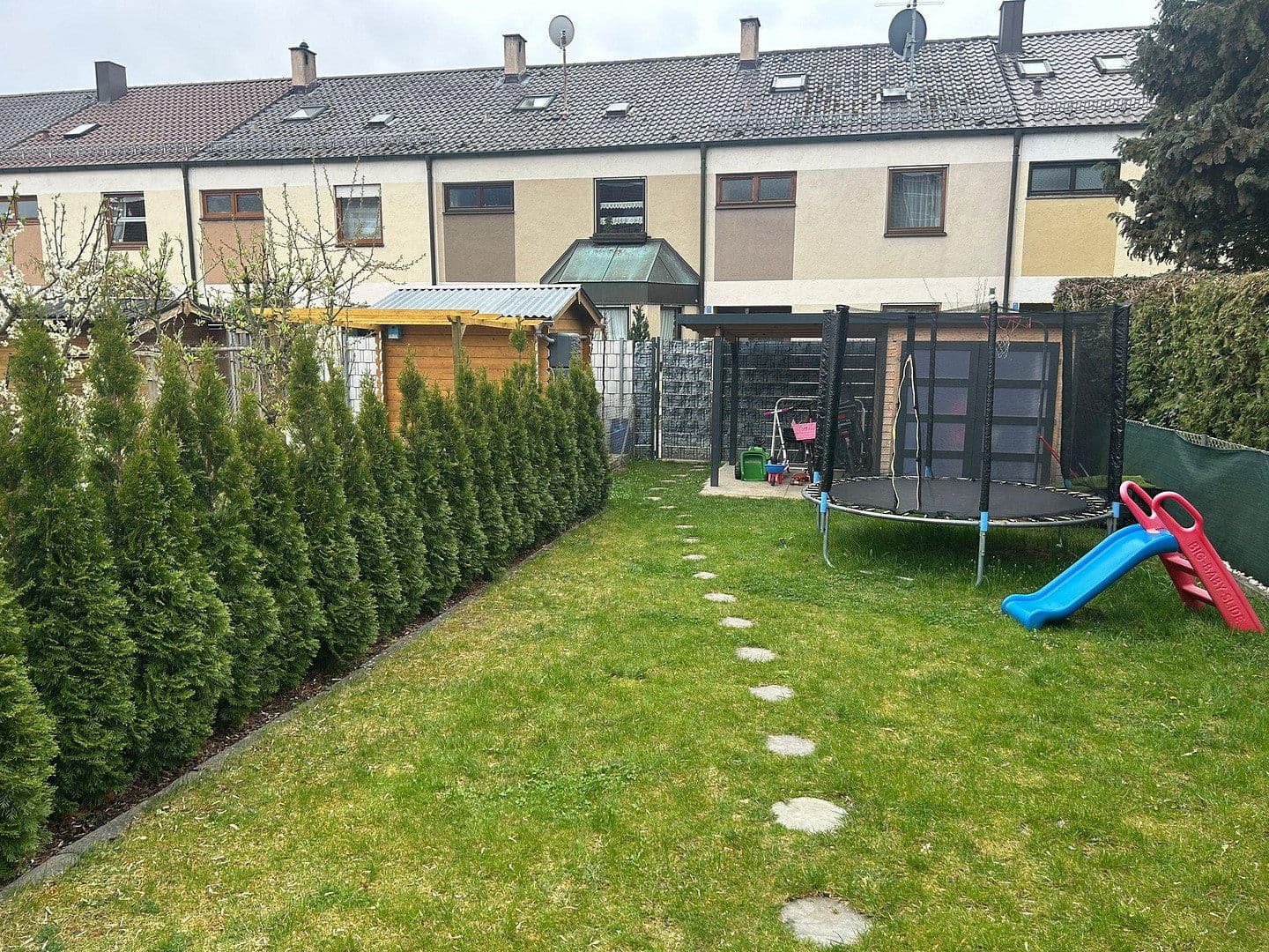 Predaj domu 126 m², pozemek 220 m², Augsburg, Bavorsko Predaj domu 126 m², pozemek 220 m², Augsburg, Bavorsko