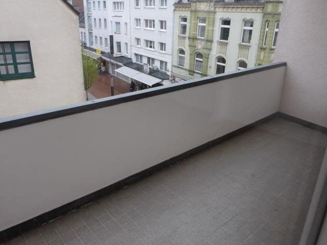 Prenájom bytu 3-izbový 87 m², Kölner Str. 17, Leverkusen, Severné Porýnie - Westfálsko Prenájom bytu 3-izbový 87 m², Kölner Str. 17, Leverkusen, Severné Porýnie - Westfálsko