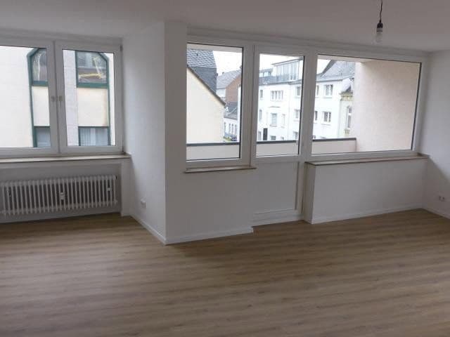 Prenájom bytu 3-izbový 87 m², Kölner Str. 17, Leverkusen, Severné Porýnie - Westfálsko Prenájom bytu 3-izbový 87 m², Kölner Str. 17, Leverkusen, Severné Porýnie - Westfálsko