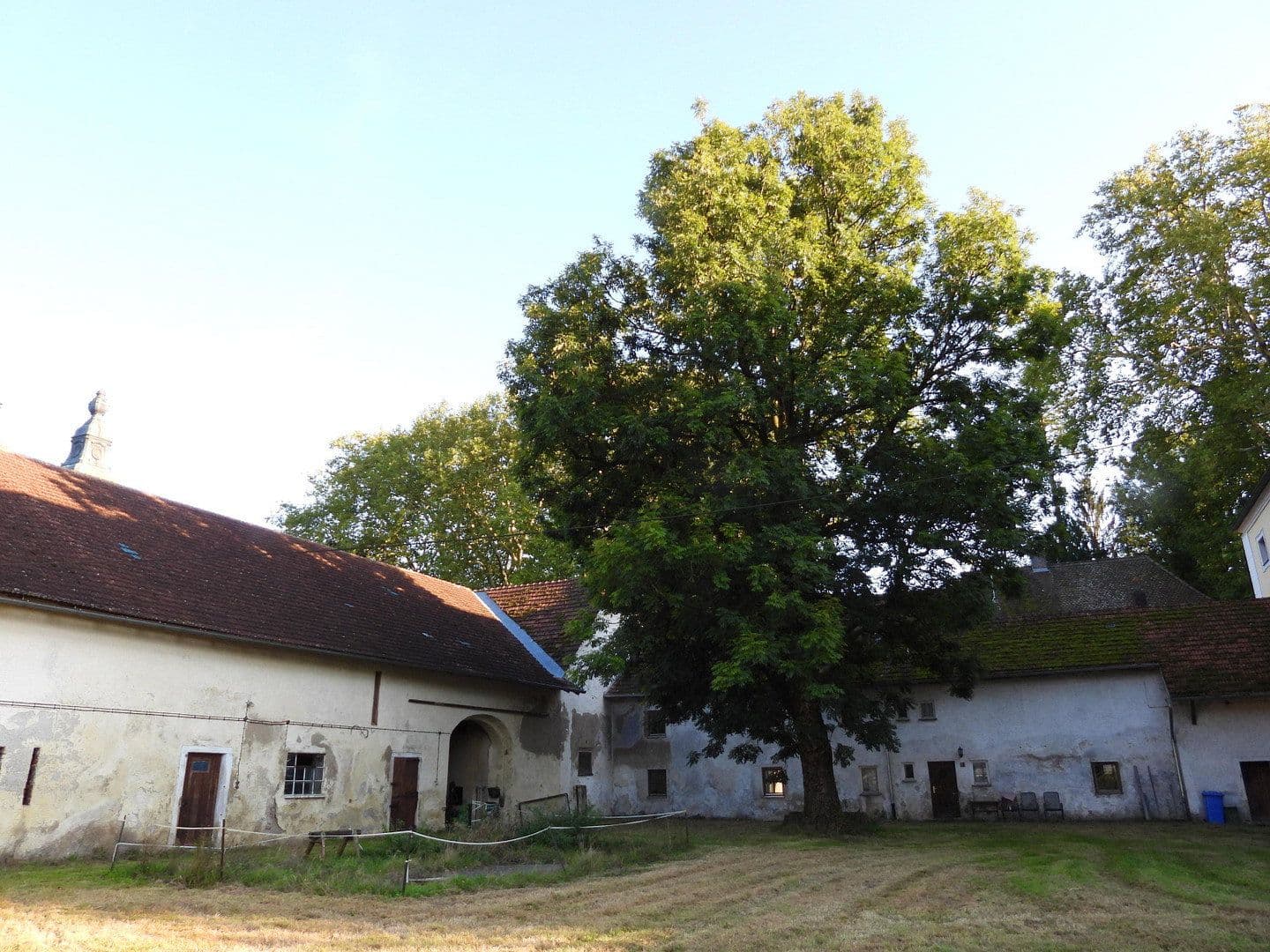 Predaj domu 104 m², pozemek 7.745 m², Neuhaus am Inn, Bavorsko Predaj domu 104 m², pozemek 7.745 m², Neuhaus am Inn, Bavorsko