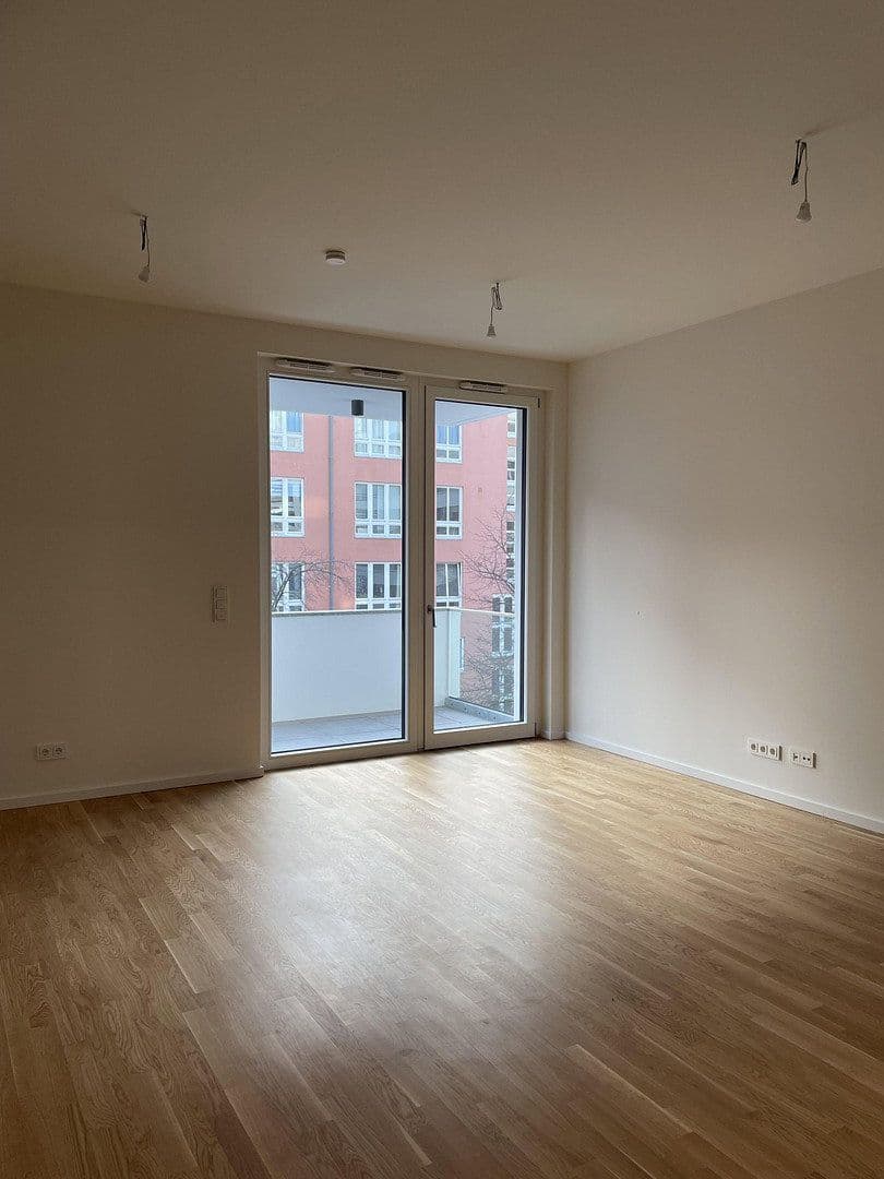 Prenájom bytu 2-izbový 62 m², Heisenbergstr. 3, Berlin, Berlín Prenájom bytu 2-izbový 62 m², Heisenbergstr. 3, Berlin, Berlín