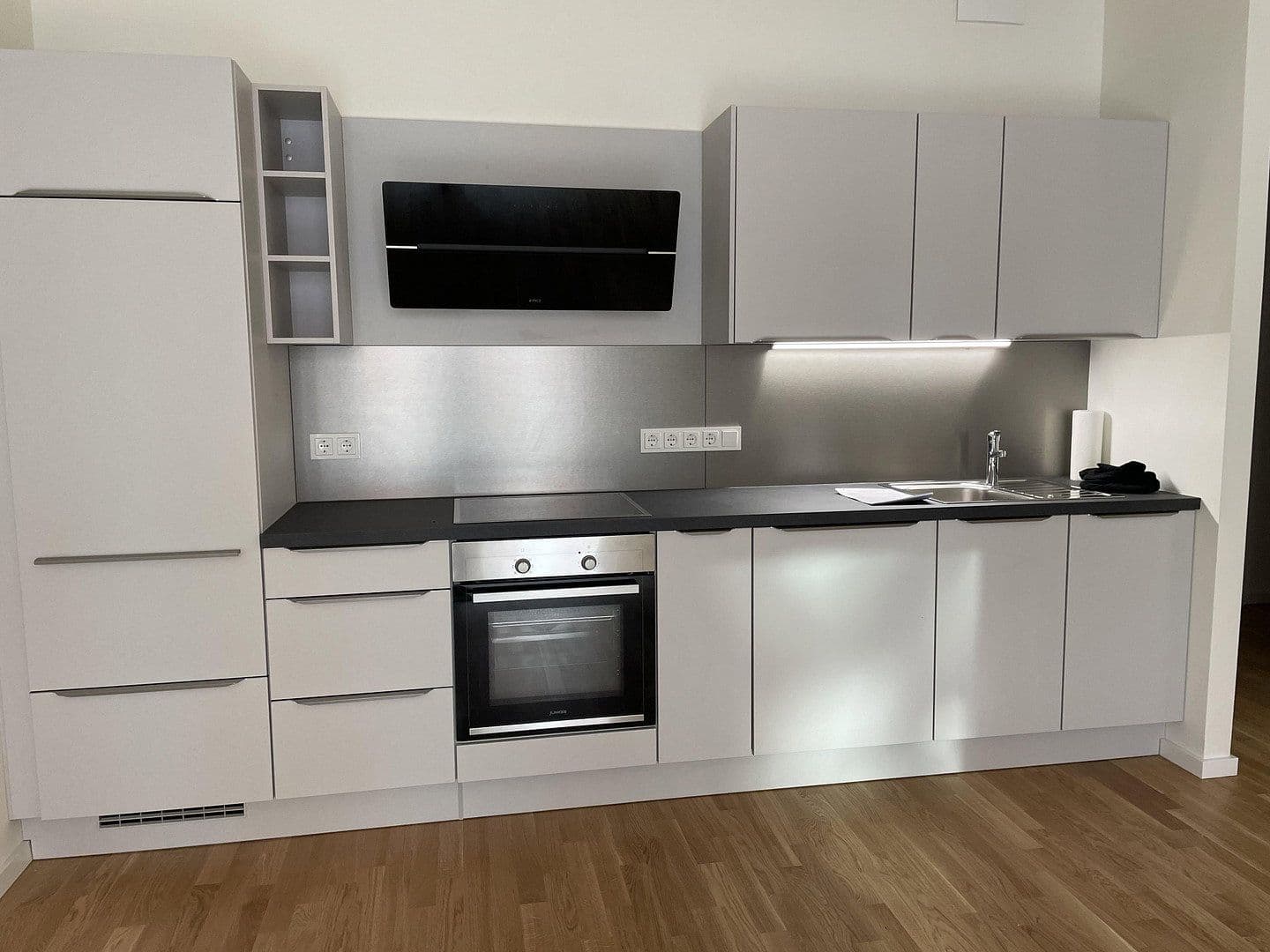 Prenájom bytu 2-izbový 62 m², Heisenbergstr. 3, Berlin, Berlín Prenájom bytu 2-izbový 62 m², Heisenbergstr. 3, Berlin, Berlín