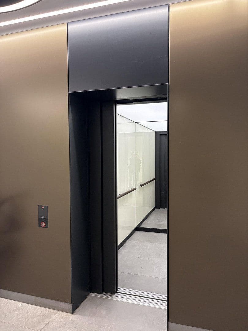 Prenájom bytu 2-izbový 62 m², Heisenbergstr. 3, Berlin, Berlín Prenájom bytu 2-izbový 62 m², Heisenbergstr. 3, Berlin, Berlín