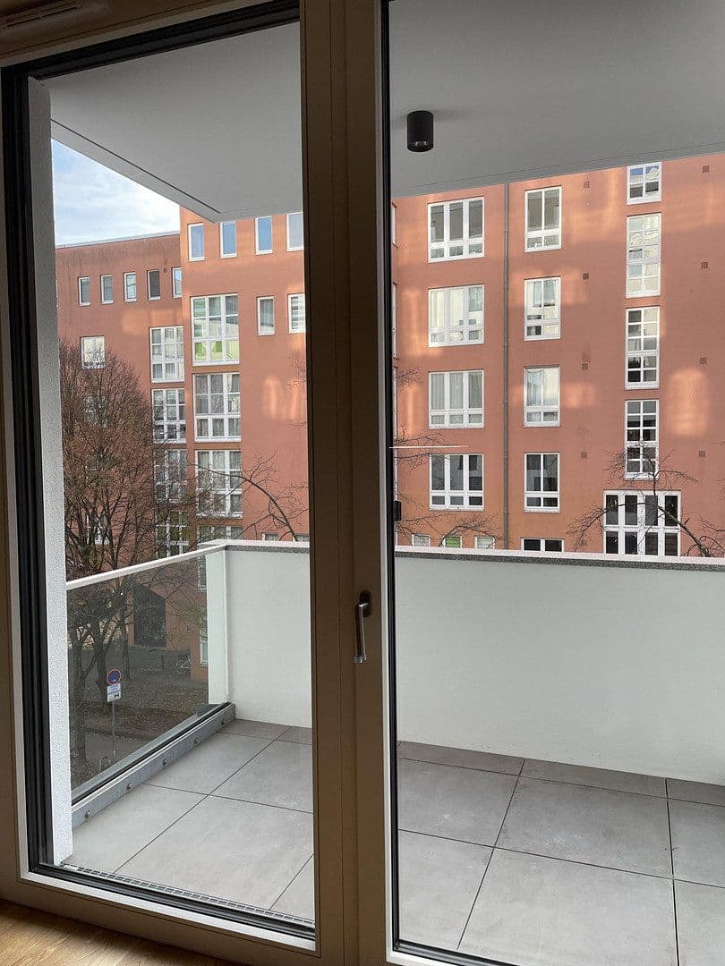 Prenájom bytu 2-izbový 62 m², Heisenbergstr. 3, Berlin, Berlín Prenájom bytu 2-izbový 62 m², Heisenbergstr. 3, Berlin, Berlín