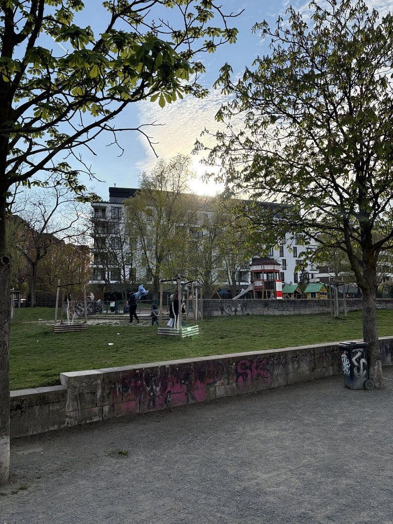 Prenájom bytu 2-izbový 62 m², Heisenbergstr. 3, Berlin, Berlín Prenájom bytu 2-izbový 62 m², Heisenbergstr. 3, Berlin, Berlín