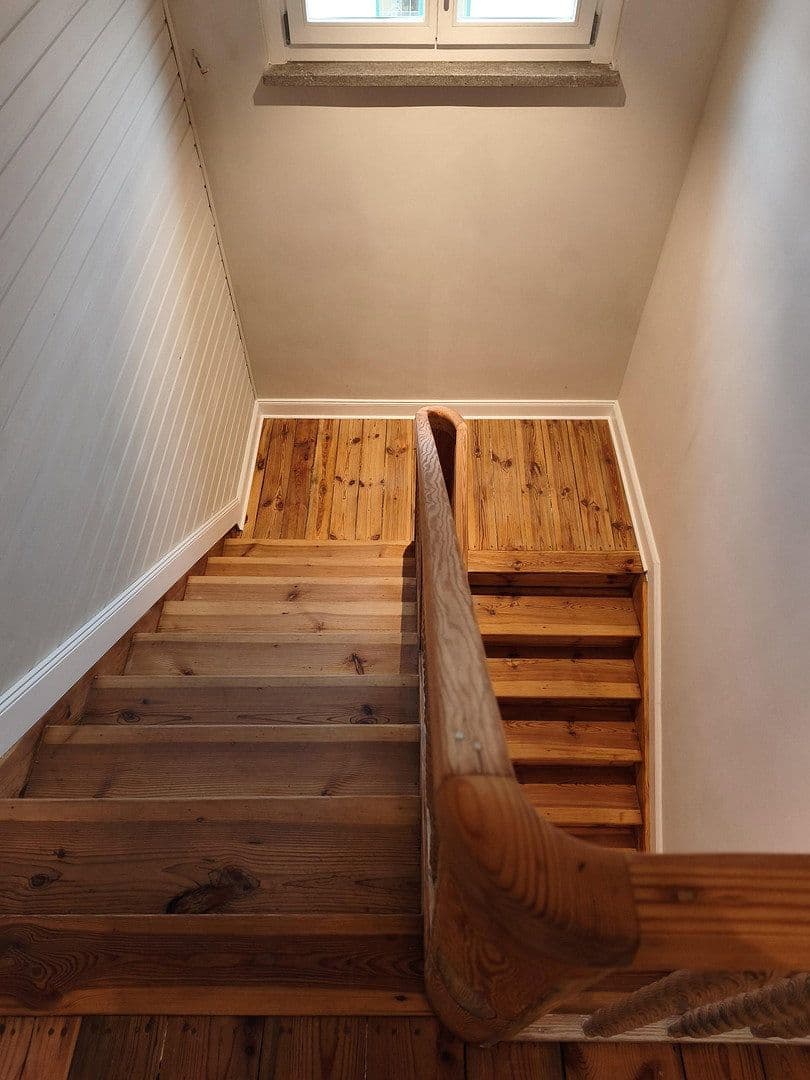 Prenájom bytu 4-izbový 123 m², Lessingstraße 6, Hermsdorf, Durínsko Prenájom bytu 4-izbový 123 m², Lessingstraße 6, Hermsdorf, Durínsko