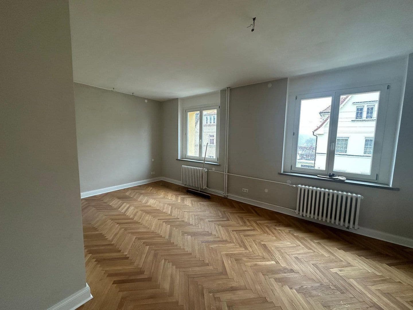 Prenájom bytu 4-izbový 123 m², Lessingstraße 6, Hermsdorf, Durínsko Prenájom bytu 4-izbový 123 m², Lessingstraße 6, Hermsdorf, Durínsko