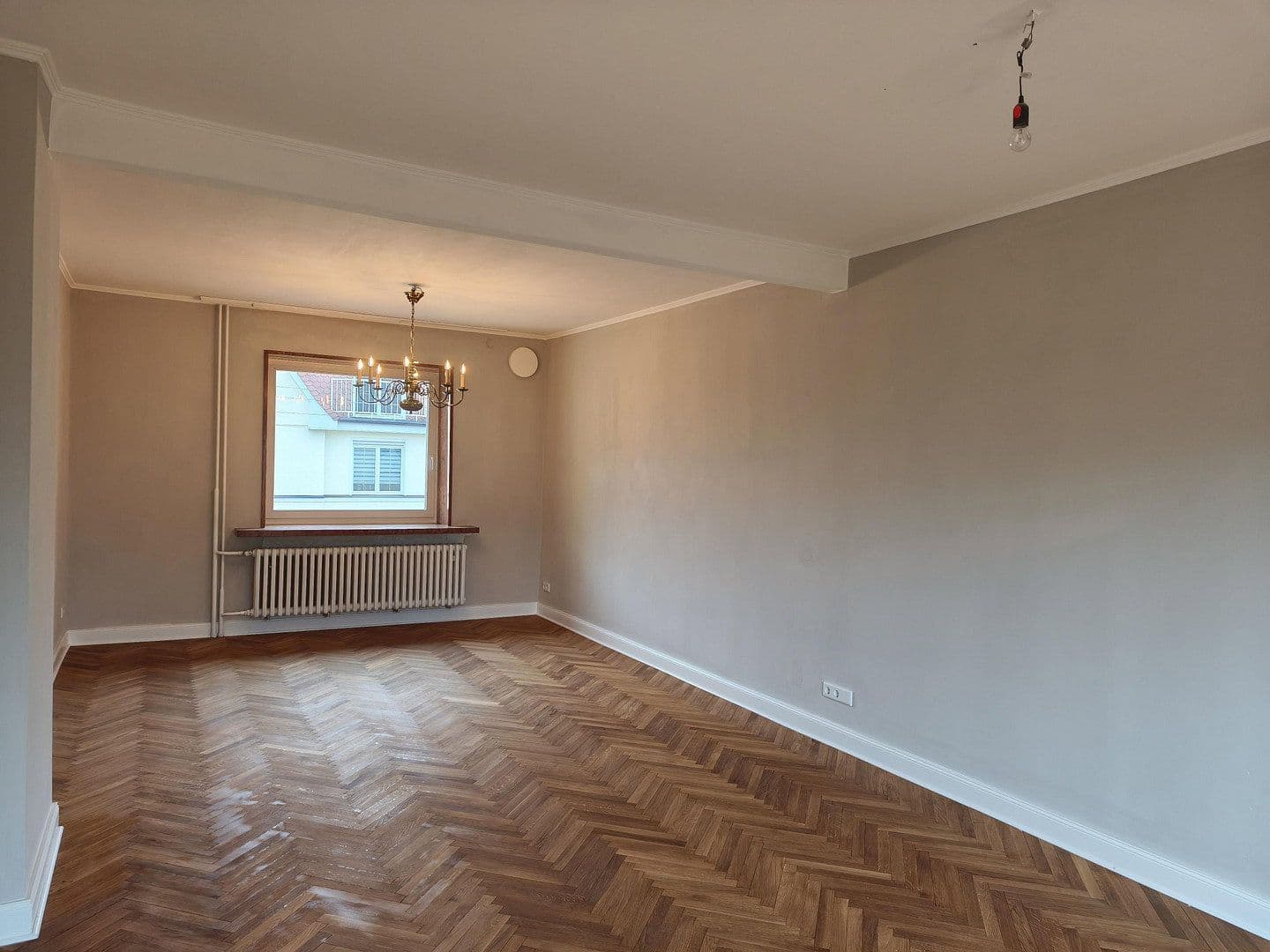 Prenájom bytu 4-izbový 123 m², Lessingstraße 6, Hermsdorf, Durínsko Prenájom bytu 4-izbový 123 m², Lessingstraße 6, Hermsdorf, Durínsko